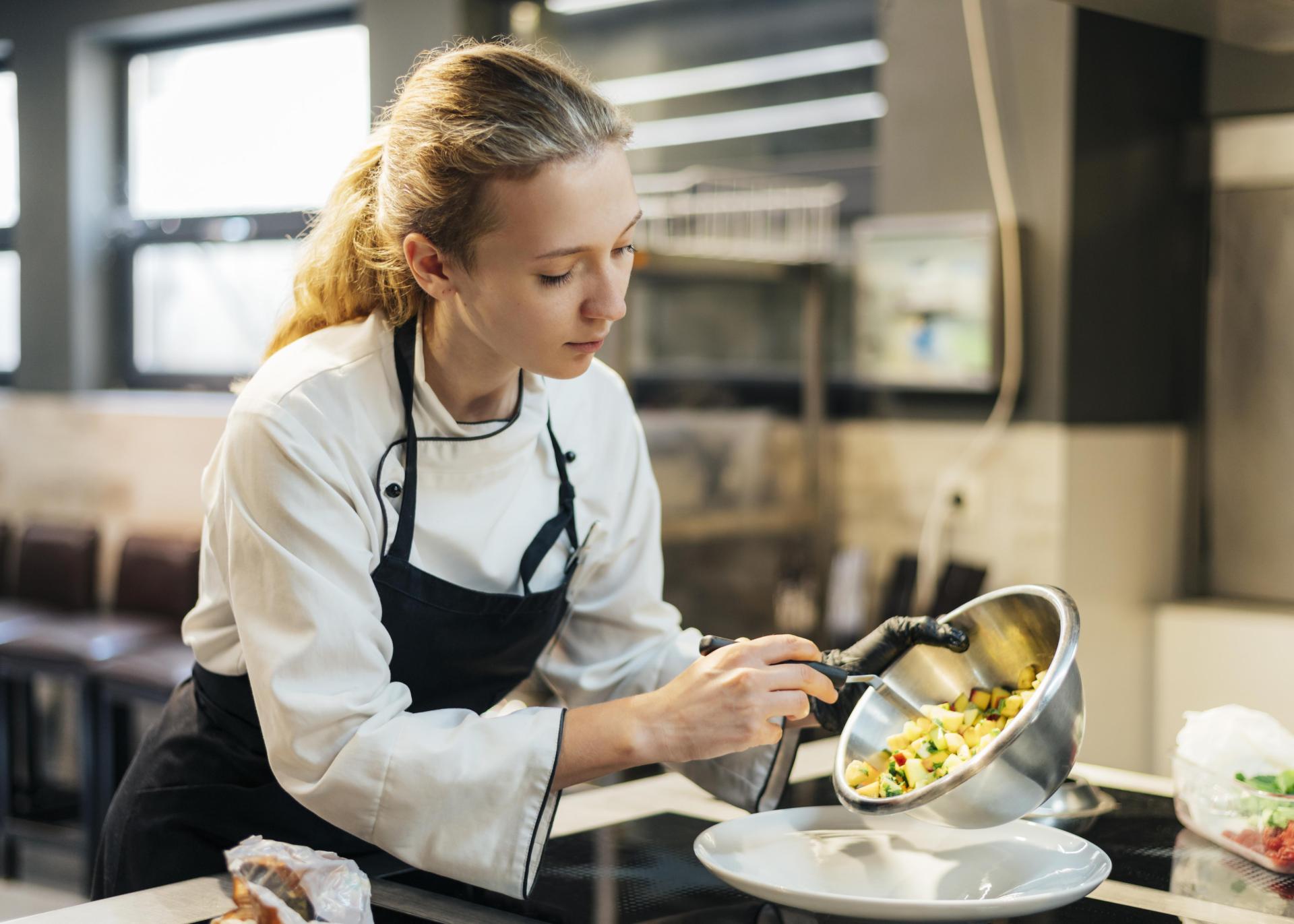 Ngày nay có nhiều phụ nữ theo nghề này
